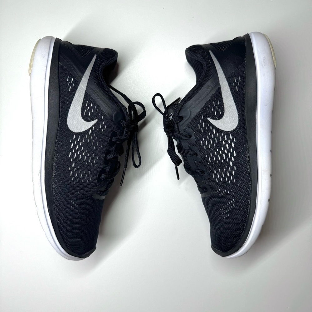 Nike Kids Flex 2016 Run Black Mesh Sneakers with White Accents Size- 4Y - Picture 8 of 10
